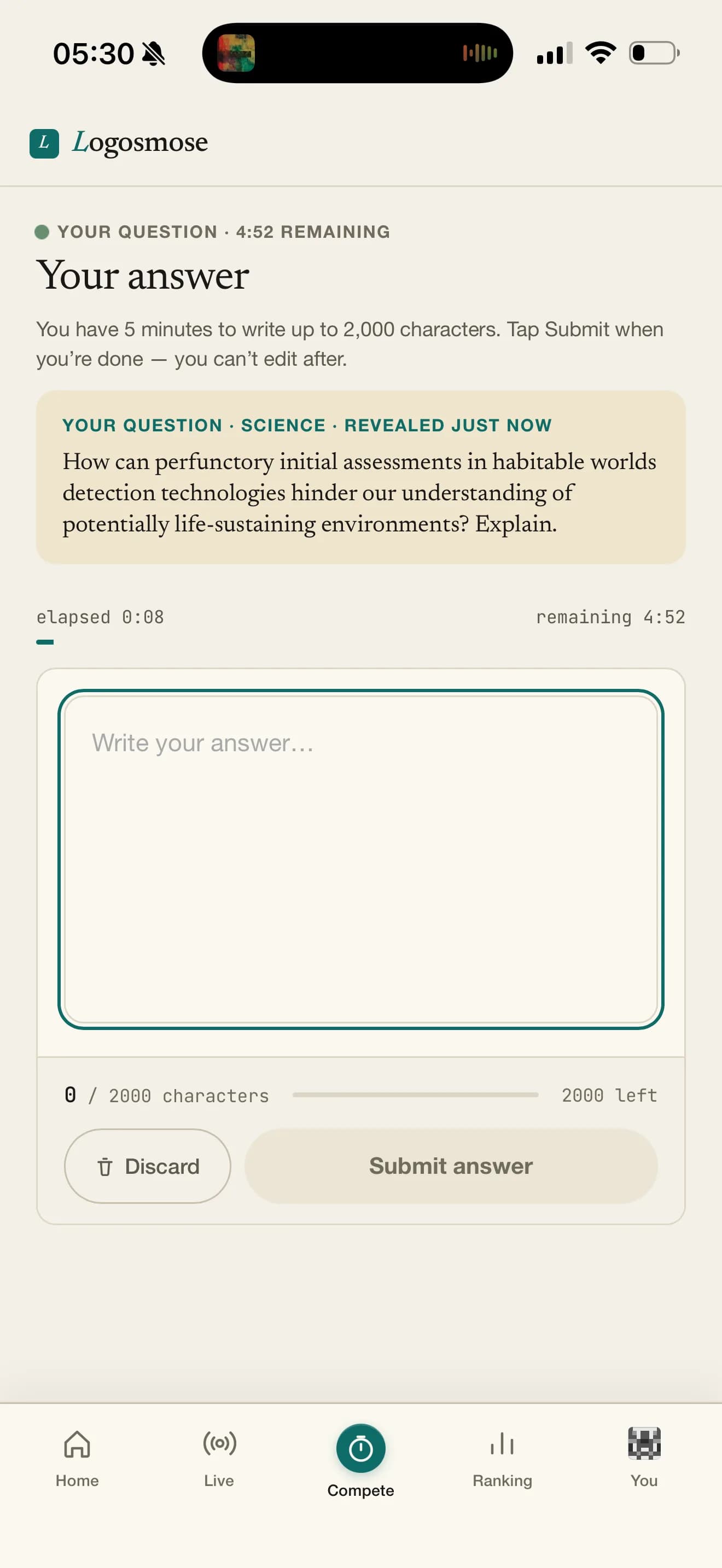 Logosmose answer screen showing a five-minute timer, a revealed question and a 2,000-character response limit.