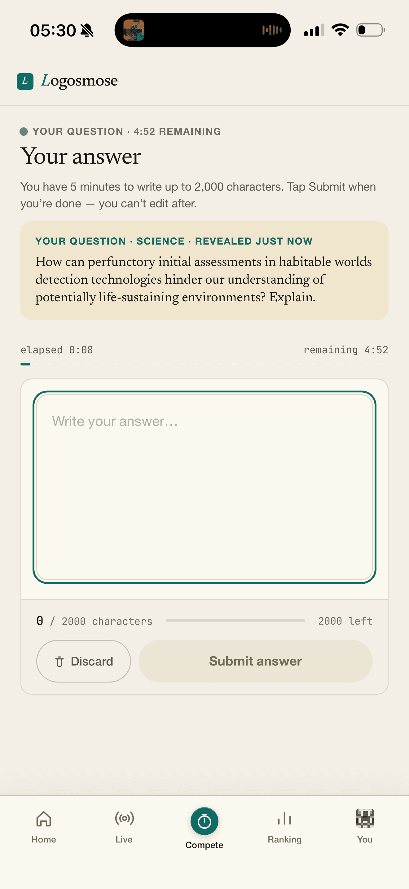 Logosmose answer screen showing a five-minute timer, a revealed question and a 2,000-character response limit.
